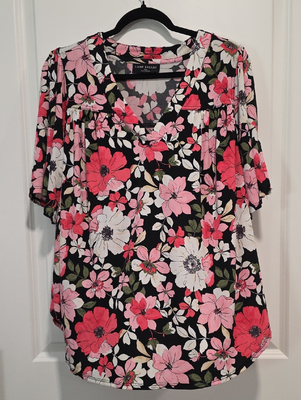 Lane Bryant Black Floral V-Neck Short Sleeve Top with Pink & White Blooms